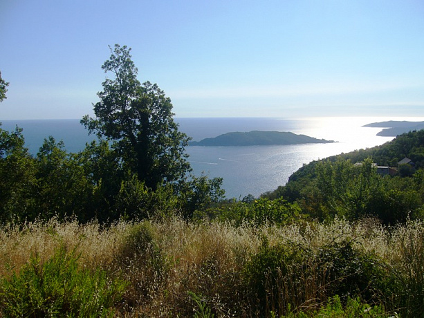 Land in Budva with sea view