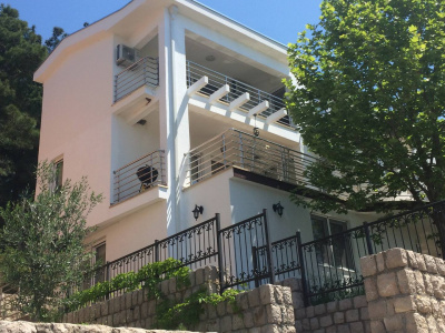 Apartments in Villa with sea view in Shushan