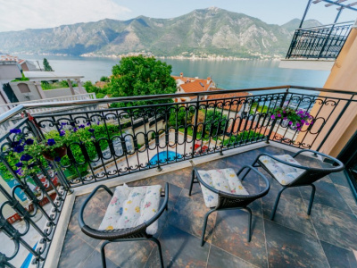 Apartment with two bedrooms near the sea in Kotor