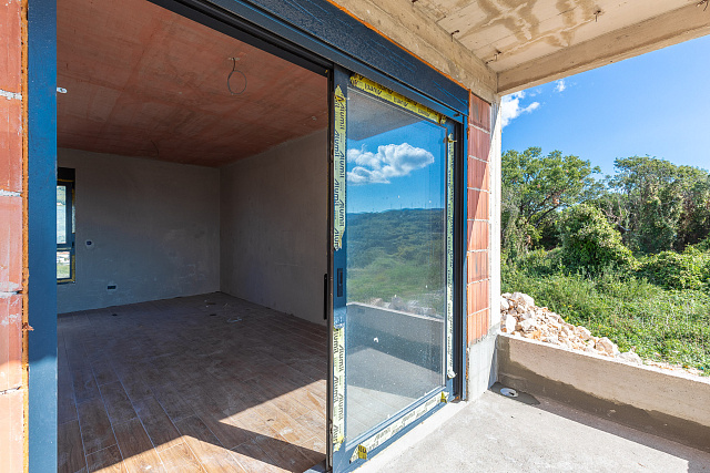 Apartments in a new building in Dobra Voda with sea views — photo 9