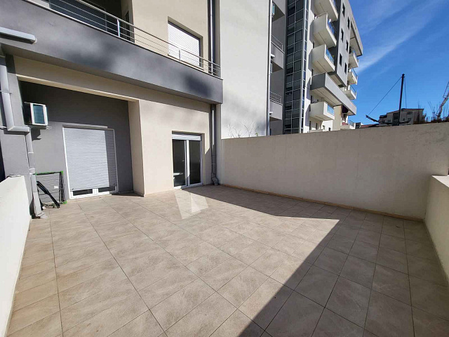 Apartment with spacious terrace in the center of Budva — photo 7