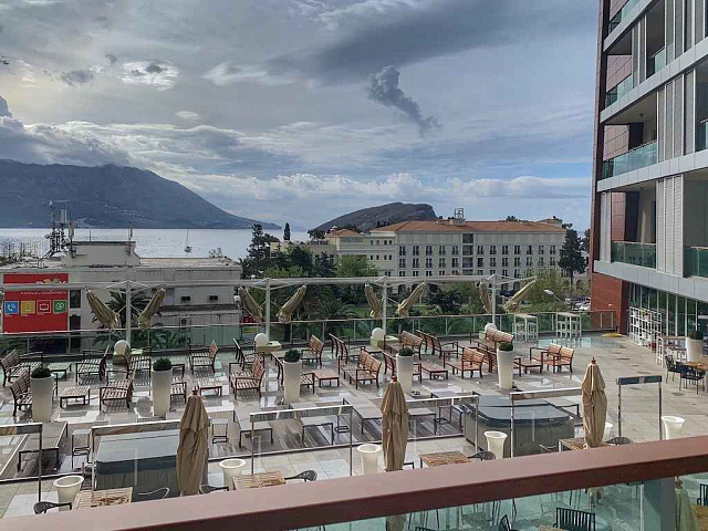 Modern office space in TQ Plaza Budva with sea view — photo 10