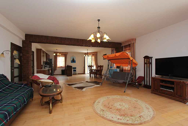 Spacious apartment 50 meters from the sea — photo 4
