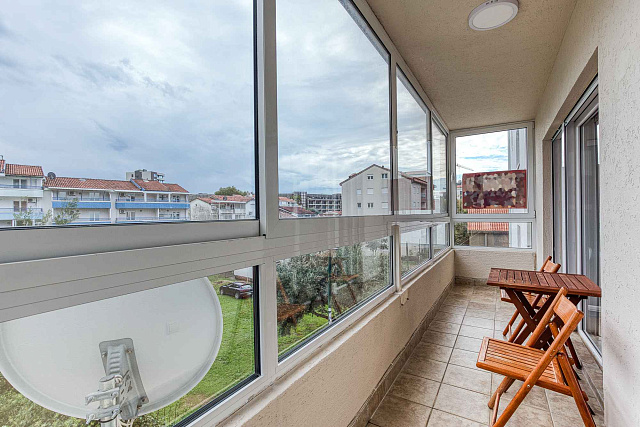 Apartment with 2 bedrooms in Bečići — photo 12