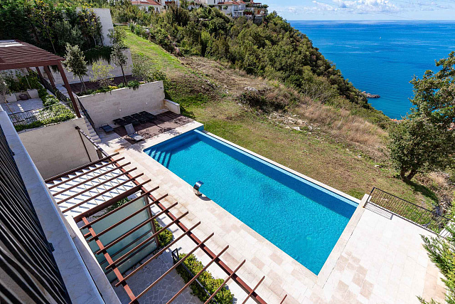 Three bedroom apartment with panoramic views of Sveti Stefan — photo 7