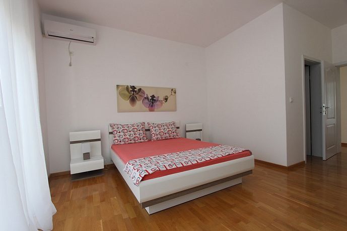 3093 Budva Becici Apartment 2r 144m2