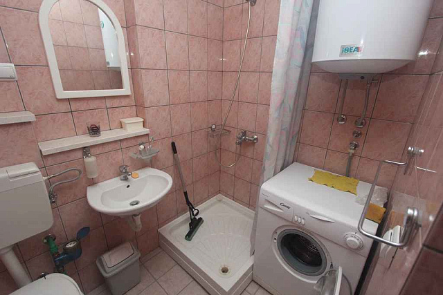 One bedroom apartment in Sutomore — photo 9