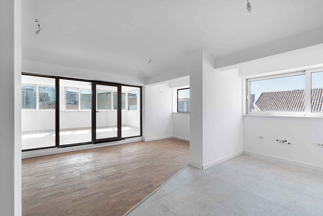 Spacious one bedroom apartment with lots of natural light in Budva city center