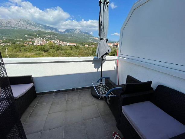 Apartment for sale in Herceg Novi with mountain views