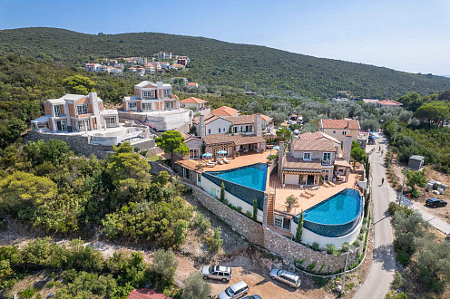 Seaside luxury villa — photo 2