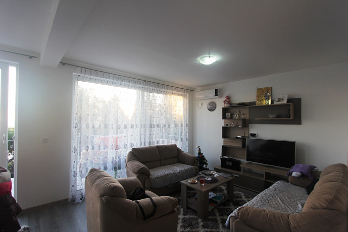 Two-storey house with sea view in Susanj