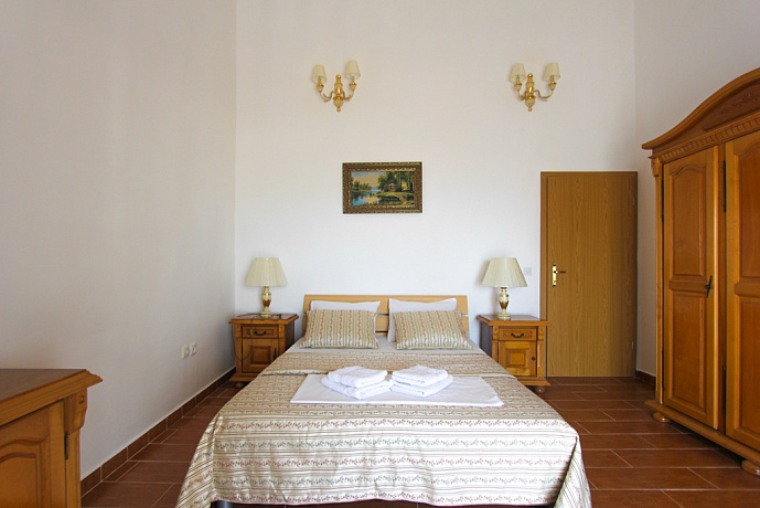 Villa with a pool and picturesque sea view
