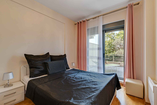 Modern One-Bedroom Apartment with Large Terrace and Garage in Bečići — photo 6