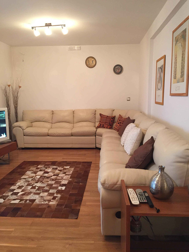 Apartment with two bedrooms near the sea in Petrovac