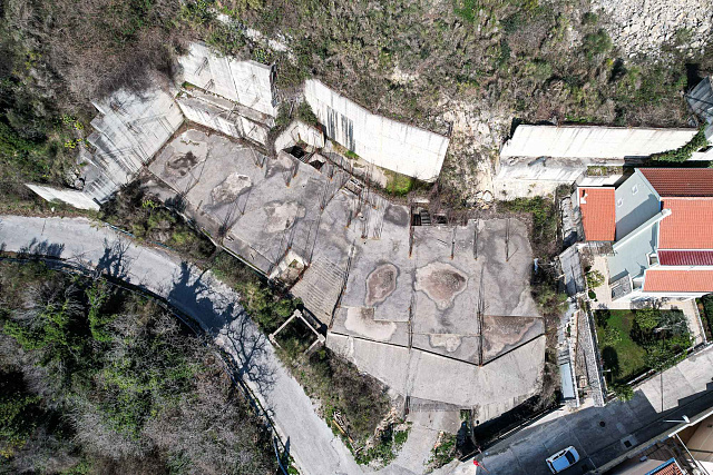 Plot 1580 m2 with project of apart hotel in Rezevici