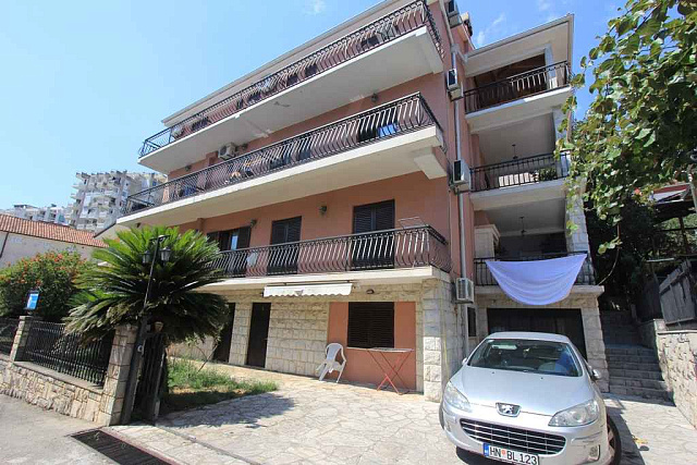 3367 Herceg Novi Igalo Hotel 19r 705m2 — photo 1