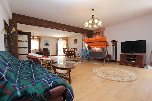 Spacious apartment 50 meters from the sea