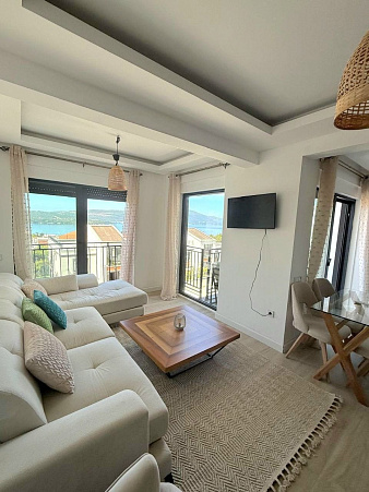 Three-bedroom apartment in Tivat