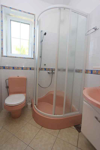  — photo 10