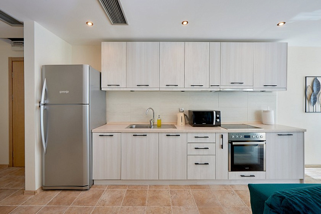Two-room apartment in Dobrota — photo 4