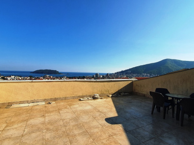 Duplex apartment with a panoramic view of Budva and the sea