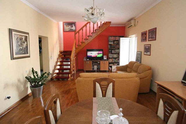 For sale bright apartment in Tivat  — photo 7