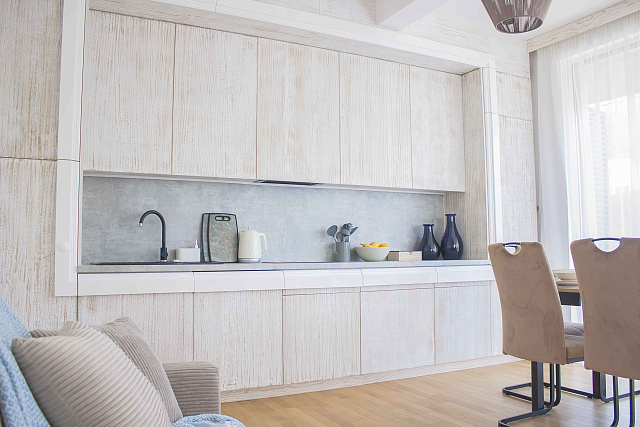 Luxurious Two-Bedroom Apartment with Expansive Terrace in Bečići — photo 10