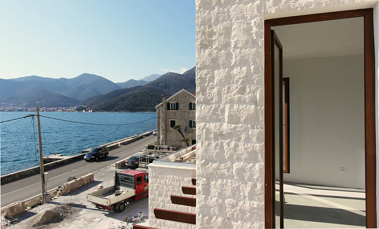 Luxury apartments on the first line of the sea in Opatovo