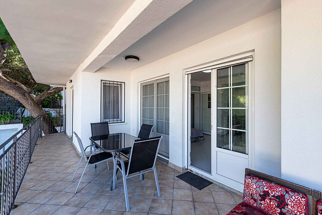 Apartment for sale overlooking the island of Sveti Stefan