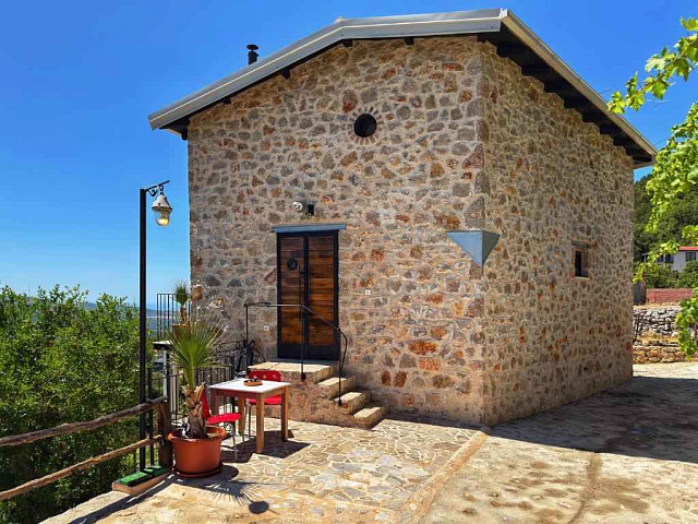 Stone house with sea view in Dobra Voda — photo 6