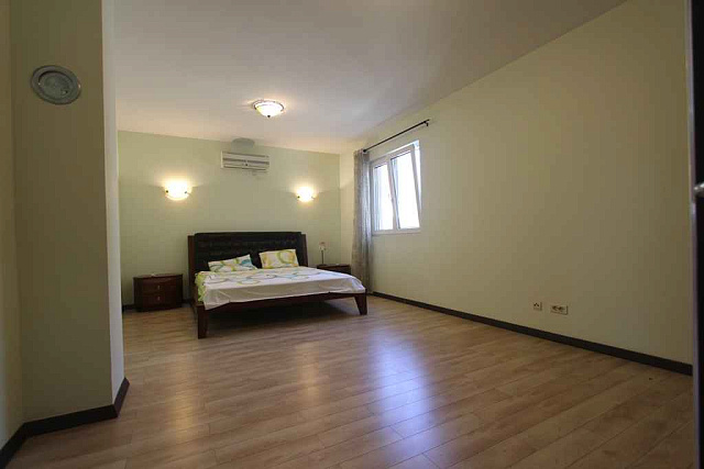 Villa with pool in Sutomore — photo 8