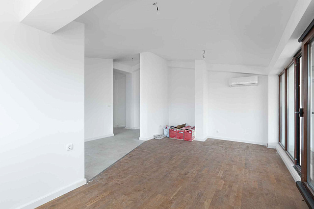 Spacious one bedroom apartment with lots of natural light in Budva city center — photo 9