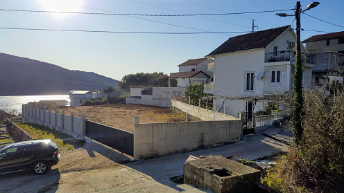 Land with sea view in Kumbor