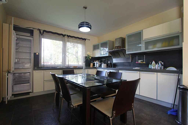 Villa with pool in Sutomore — photo 9