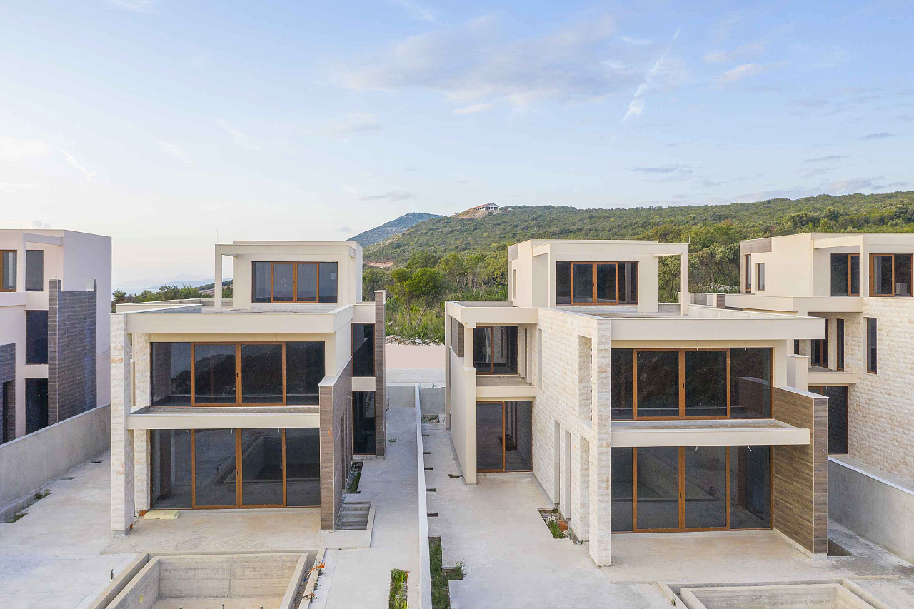 Luxury villas in a complex in Krimovica
