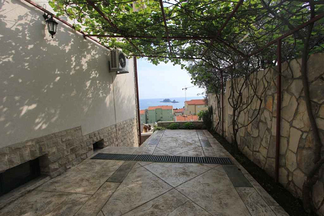 Villa with pool in Petrovac — photo 34