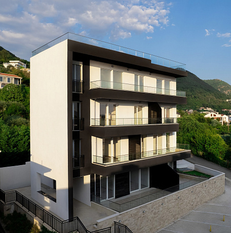 Apartments in a new building with sea views in Tivat