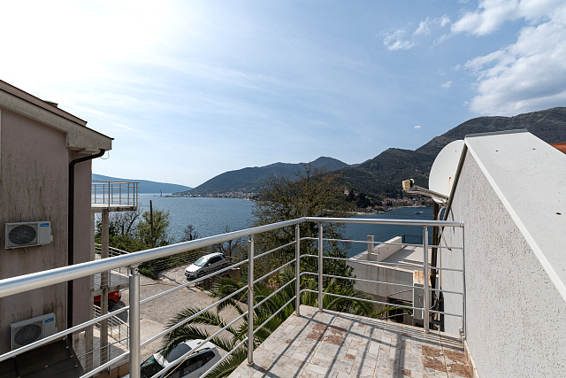 Villa with panoramic sea views in Tivat — photo 9
