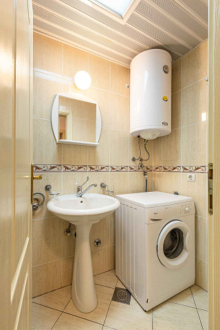 Cozy 53 m² Seaside Apartment in Becici with Private Yard — photo 6
