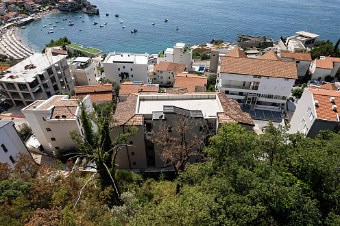 Beautiful plot in an attractive location between Budva and Sveti Stefan, with project documentation, Budva