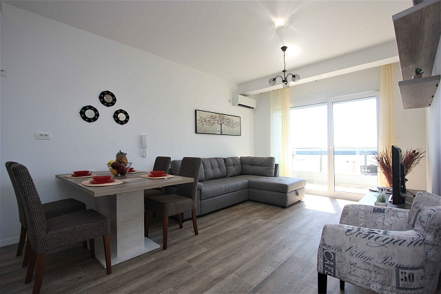Apartment in Rafailovici  — photo 4