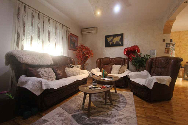Spacious house in Lastva Grbaljska — photo 5