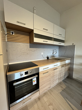 One bedroom apartment with spacious terrace and own parking space in a quiet part of Budva