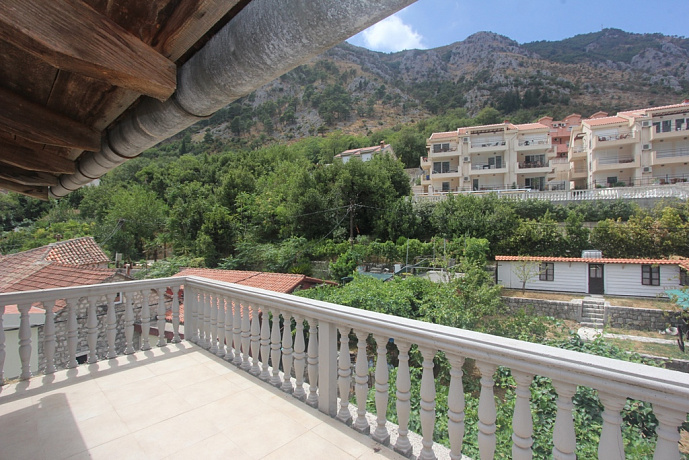 2069 Kotor Muo House 4r 250m2