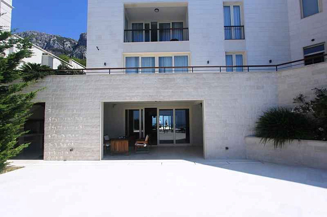 Luxurious Three Bed Private Villa Blizikuce Montenegro — photo 7