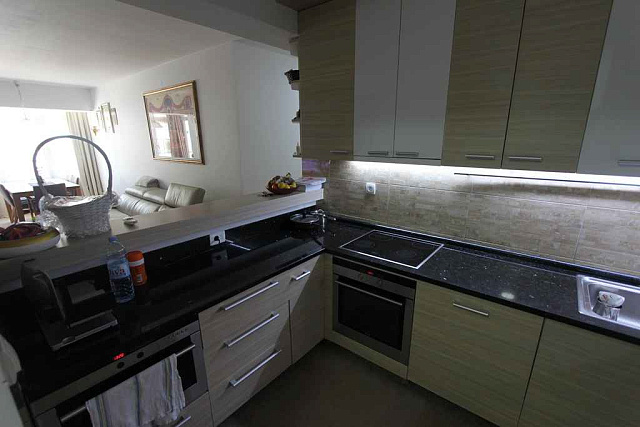Four bedroom apartment in Budva — photo 6