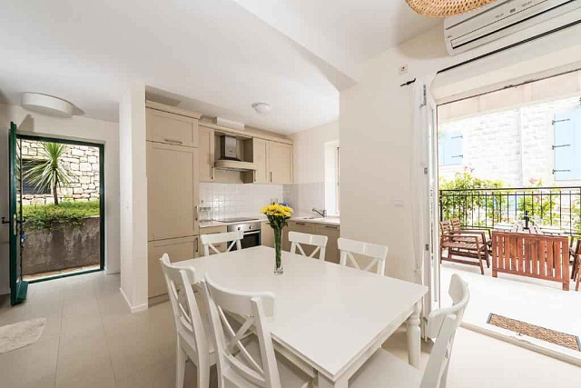 Modern townhouse in Lucici — photo 6