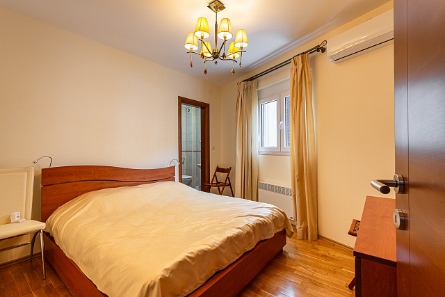 Apartment with 2 bedrooms in Bečići — photo 16