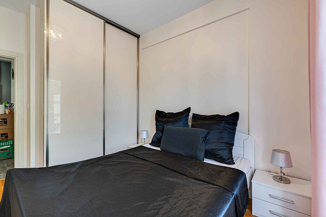 Modern One-Bedroom Apartment with Large Terrace and Garage in Bečići — photo 7
