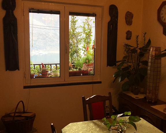 An apartment with wonderful seaview in Dobrota